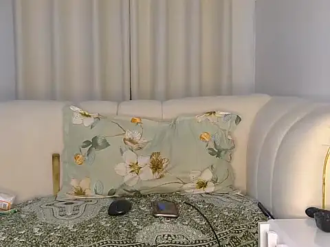 TinaFavourite online show from November 14, 2025, 10:02 pm