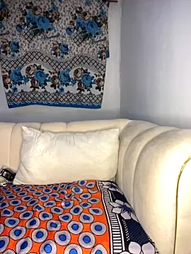 TinaFavourite online show from October 13, 2025, 7:37 pm