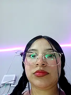 Snapshot of Anne_Mia chatting on November 28, 2025, 9:31 am Anne Mia online show from November 28, 2025, 9:31 am