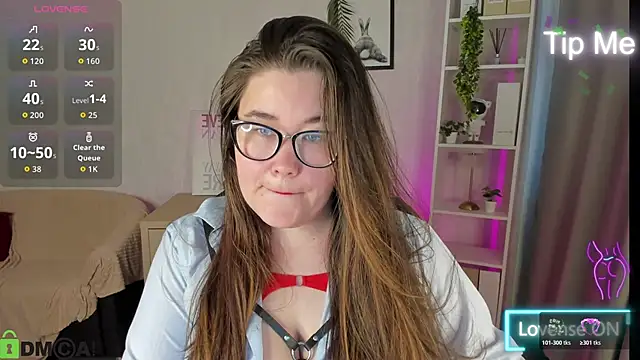 Tara Torres online show from November 10, 2025, 9:03 am