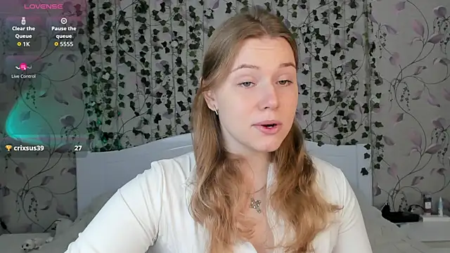  influensii  online show from November 5, 2025, 5:32 am