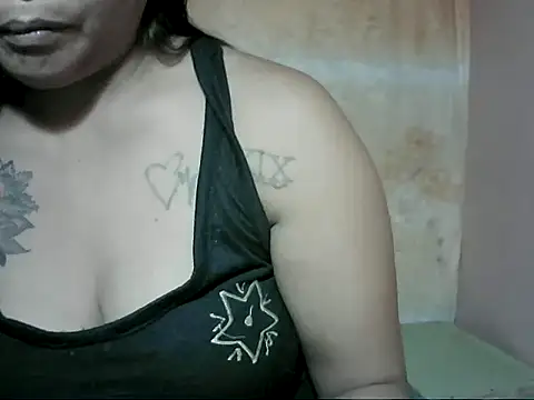 Snapshot of sexymorenapinay_33 chatting on October 20, 2025, 12:13 am sexymorenapinay 33 online show from October 20, 2025, 12:13 am