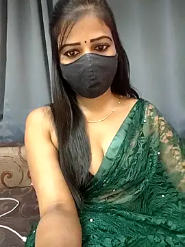 Snapshot of Misss-julli chatting on November 7, 2025, 1:32 am Misss-julli online show from November 7, 2025, 1:32 am