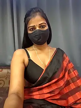 Snapshot of Misss-julli chatting on October 5, 2025, 5:09 am Misss-julli online show from October 5, 2025, 5:09 am