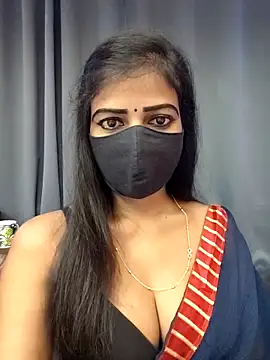 Snapshot of Misss-julli chatting on February 20, 2026, 8:27 am Misss-julli online show from February 20, 2026, 8:27 am