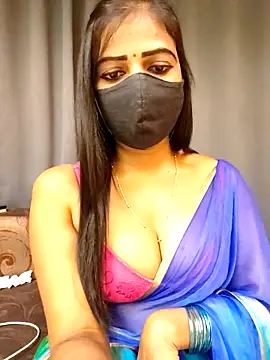 Snapshot of Misss-julli chatting on November 17, 2025, 8:46 pm Misss-julli online show from November 17, 2025, 8:46 pm