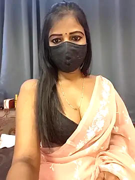 Snapshot of Misss-julli chatting on November 26, 2025, 6:46 am Misss-julli online show from November 26, 2025, 6:46 am