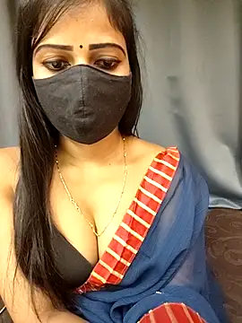 Snapshot of Misss-julli chatting on December 20, 2025, 11:35 am Misss-julli online show from December 20, 2025, 11:35 am