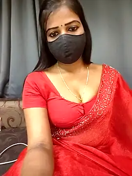 Snapshot of Misss-julli chatting on October 31, 2025, 7:32 pm Misss-julli online show from October 31, 2025, 7:32 pm