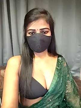 Snapshot of Misss-julli chatting on February 27, 2026, 12:49 pm Misss-julli online show from February 27, 2026, 12:49 pm