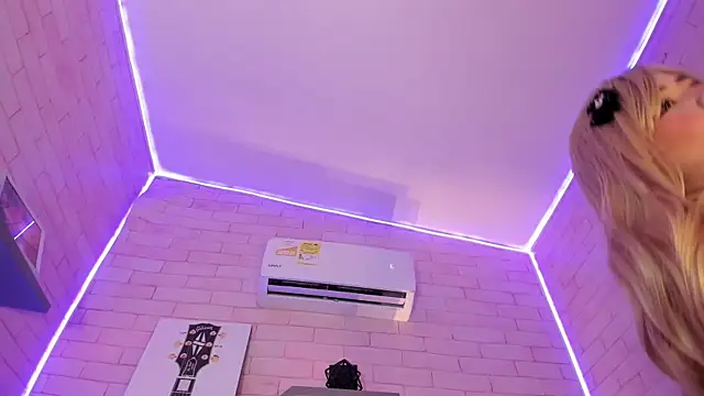 Snapshot of EllyMiller chatting on February 11, 2026, 3:17 am EllyMiller online show from February 11, 2026, 3:17 am