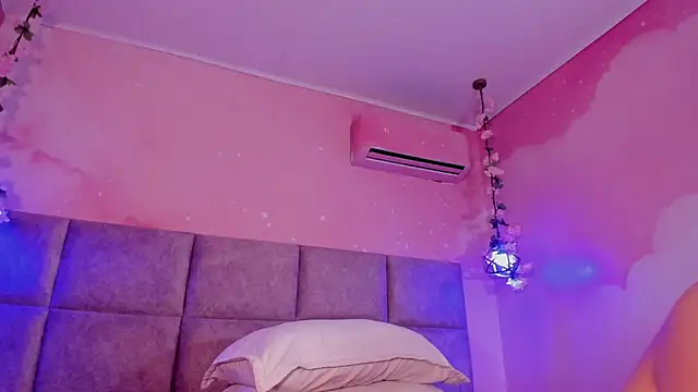 Snapshot of EllyMiller chatting on February 4, 2026, 3:23 am EllyMiller online show from February 4, 2026, 3:23 am