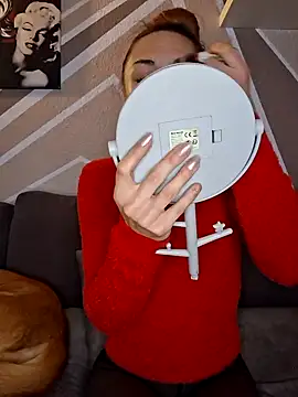 Snapshot of SlimBellaa chatting on December 19, 2025, 7:38 pm SlimBellaa online show from December 19, 2025, 7:38 pm