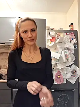 Snapshot of SlimBellaa chatting on December 21, 2025, 9:37 pm SlimBellaa online show from December 21, 2025, 9:37 pm