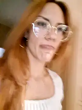 Snapshot of SlimBellaa chatting on December 18, 2025, 3:27 pm SlimBellaa online show from December 18, 2025, 3:27 pm