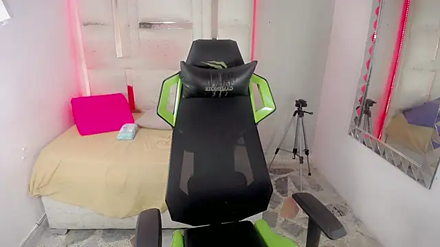 Snapshot of Stein_ chatting on November 16, 2025, 8:24 pm Stein online show from November 16, 2025, 8:24 pm