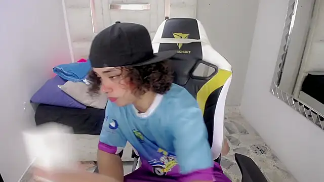 Snapshot of Stein_ chatting on November 25, 2025, 9:04 pm Stein online show from November 25, 2025, 9:04 pm