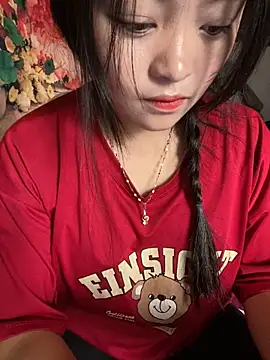 Julia-Elsa online show from November 15, 2025, 5:55 am