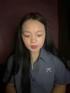 Julia-Elsa online show from September 12, 2025, 3:39 am