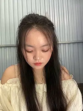 Julia-Elsa online show from September 13, 2025, 4:56 am