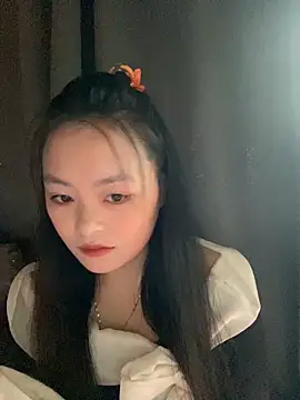 Julia-Elsa online show from September 11, 2025, 4:23 am