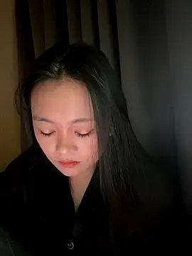 Julia-Elsa online show from September 26, 2025, 3:35 am