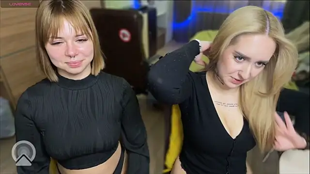 xxx sandra  online show from April 15, 2026, 1:26 pm