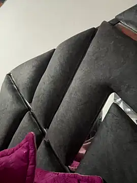 LiaCollings online show from April 20, 2026, 11:13 am