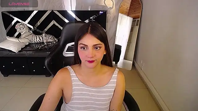 Snapshot of emily_cooper_t chatting on February 9, 2026, 8:07 pm emily cooper t online show from February 9, 2026, 8:07 pm