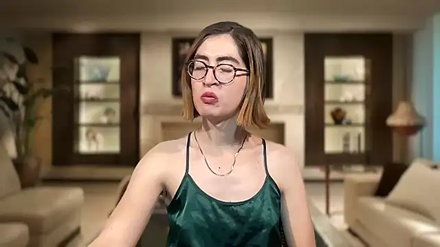 rousseblossom online show from November 1, 2025, 11:42 pm