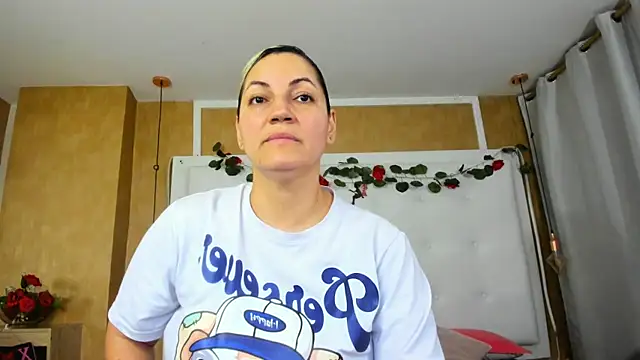 Snapshot of Heidy_milf chatting on April 29, 2026, 8:15 pm Heidy milf online show from April 29, 2026, 8:15 pm