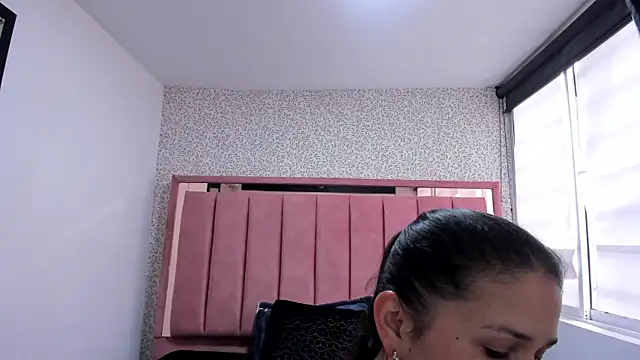 Barbara fox   online show from November 15, 2025, 11:58 am