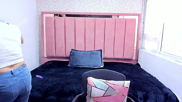 Barbara fox   online show from November 28, 2025, 12:05 pm