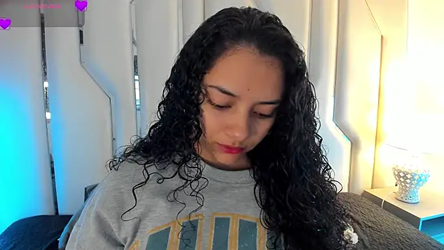Snapshot of Angellit_Afrodita_ chatting on May 15, 2026, 9:40 am Angellit Afrodita online show from May 15, 2026, 9:40 am