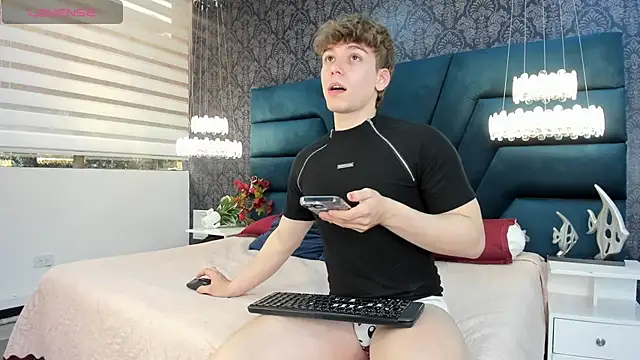 TaylerWhite online show from March 28, 2026, 11:44 am