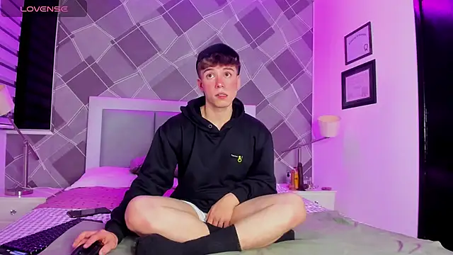 TaylerWhite online show from November 15, 2025, 12:09 pm