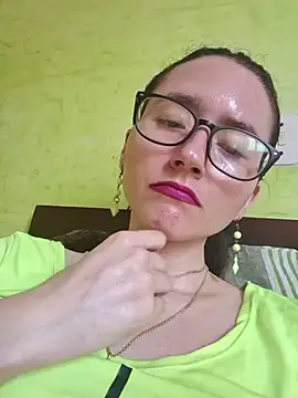 Snapshot of Linda_Hot13 chatting on October 16, 2025, 2:58 pm Linda Hot13 online show from October 16, 2025, 2:58 pm