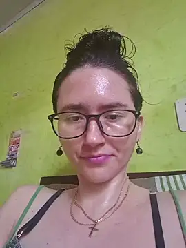 Snapshot of Linda_Hot13 chatting on October 8, 2025, 2:29 pm Linda Hot13 online show from October 8, 2025, 2:29 pm