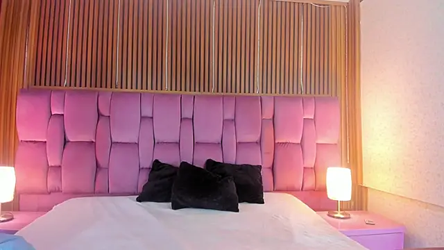 Snapshot of Sophie_Calloway chatting on October 28, 2025, 2:38 pm Sophie Calloway online show from October 28, 2025, 2:38 pm