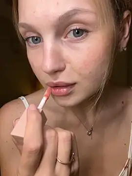 Emaline Fane online show from September 17, 2025, 5:04 pm