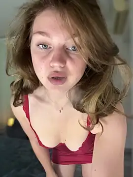 Snapshot of Emaline_Fane chatting on February 27, 2026, 5:57 pm Emaline Fane online show from February 27, 2026, 5:57 pm