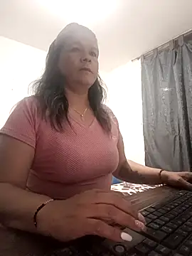 Snapshot of SolVegaNaciente chatting on January 8, 2026, 2:28 am SolVegaNaciente online show from January 8, 2026, 2:28 am