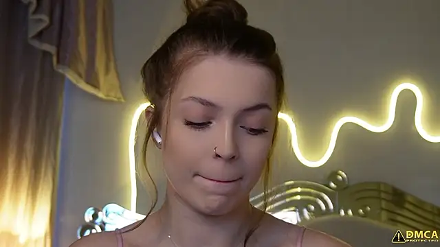 Snapshot of kellypeachcake chatting on February 8, 2026, 5:16 am kellypeachcake online show from February 8, 2026, 5:16 am