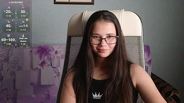 LuciaSenual online show from October 17, 2025, 3:47 pm