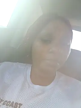 Snapshot of DarrkDeeva68 chatting on December 14, 2025, 2:33 pm DarrkDeeva68 online show from December 14, 2025, 2:33 pm