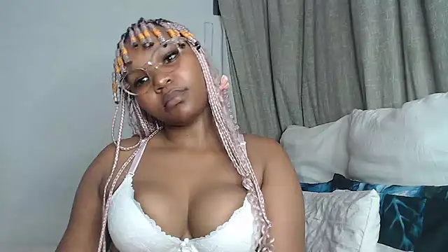 Snapshot of DarrkDeeva68 chatting on November 24, 2025, 5:02 pm DarrkDeeva68 online show from November 24, 2025, 5:02 pm