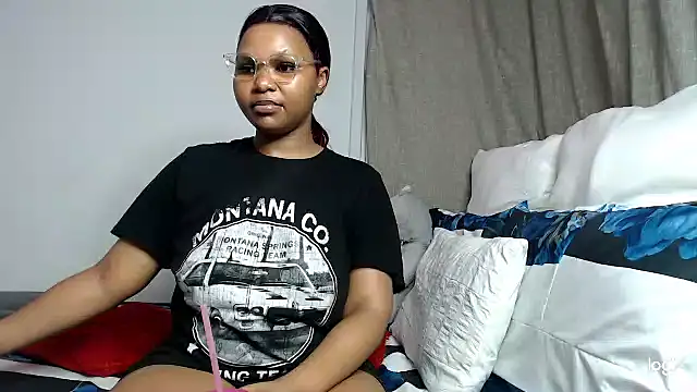 Snapshot of DarrkDeeva68 chatting on November 10, 2025, 6:57 pm DarrkDeeva68 online show from November 10, 2025, 6:57 pm