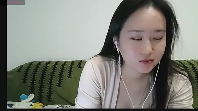 Snapshot of Belinda66 chatting on November 9, 2025, 8:57 pm Belinda66 online show from November 9, 2025, 8:57 pm