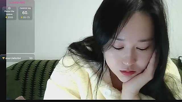 Snapshot of Belinda66 chatting on December 17, 2025, 2:22 pm Belinda66 online show from December 17, 2025, 2:22 pm