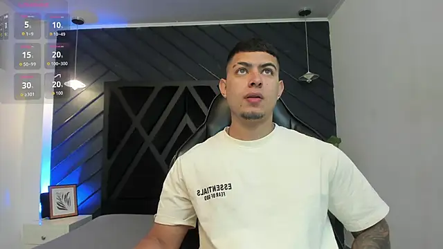 Snapshot of marco_garciia_ chatting on December 17, 2025, 11:21 pm marco garciia online show from December 17, 2025, 11:21 pm